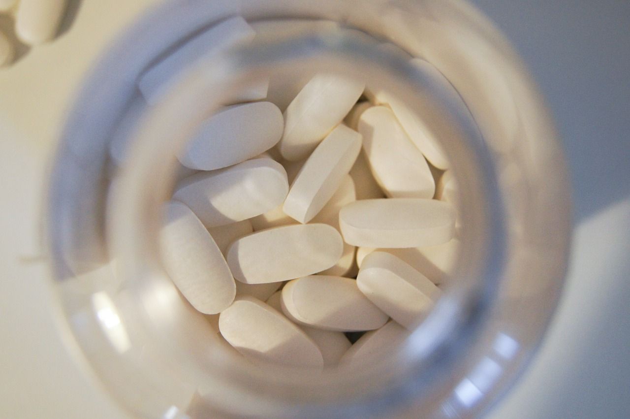 Leki przeciwbólowe – rodzaje, łączenie z innymi lekami na ból