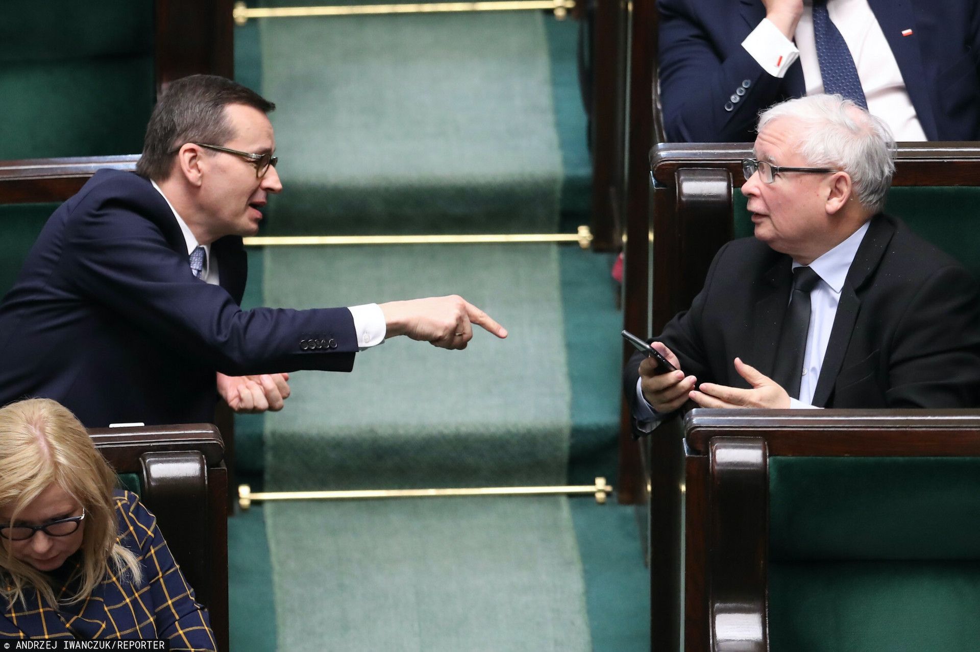PiS naciska na dymisję w rządzie, Mateusz Morawiecki broni swojego ministra 