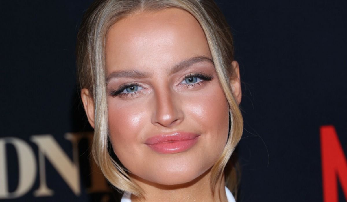 Karolina Pisarek EA