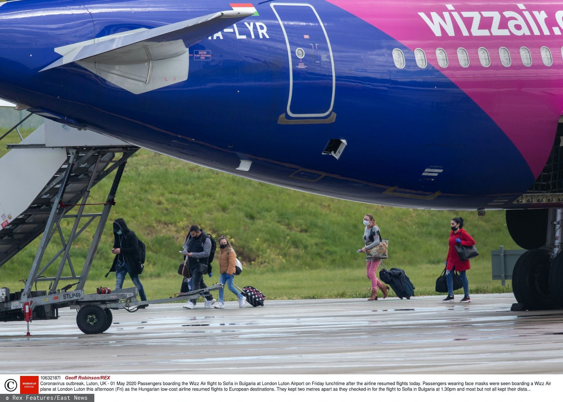 Samolot Wizz Air lecący do Warszawy lądował awaryjnie chwilę po starcie