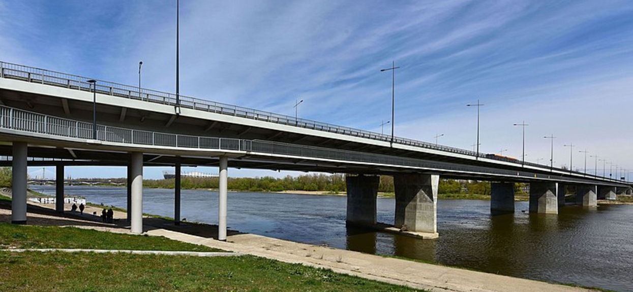 Trwają poszukiwania mężczyzny, który spadł z Mostu Łazienkowskiego
