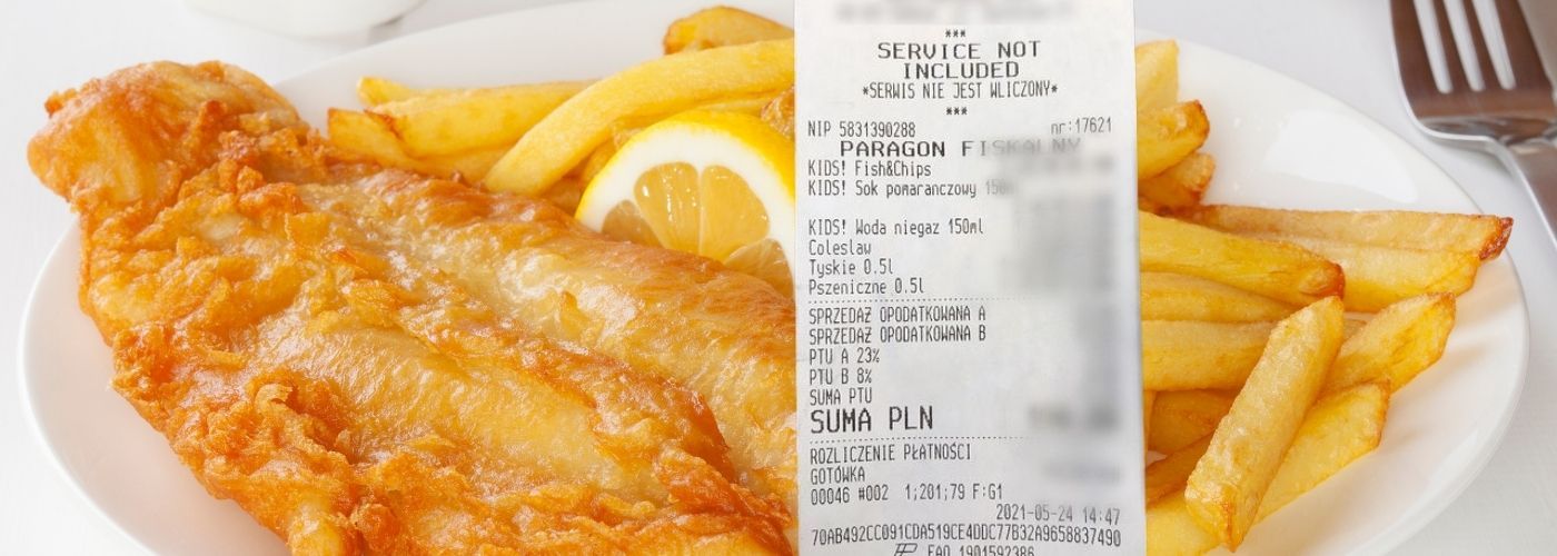 Smażona ryba w wysokiej cenie w restauracji
