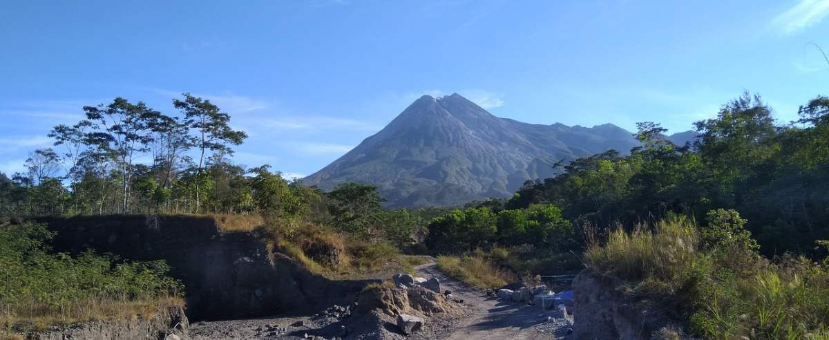 Wybuchł wulkan w Indonezji