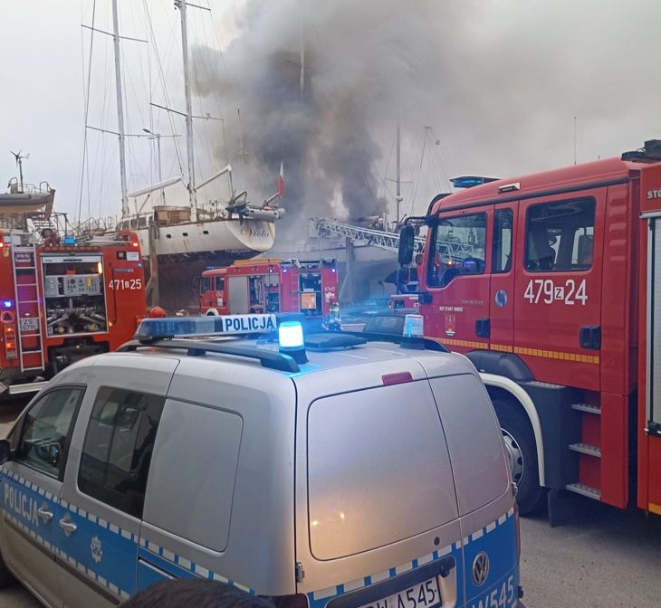 Pożar jachtu w Kołobrzegu