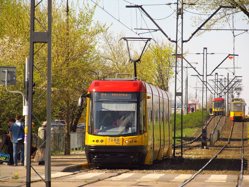 By Janusz Jakubowski from Warsaw, Poland - Pesa 120Na &quot;Swing&quot;, #3288, Tramwaje Warszawskie, CC BY-SA 2.0, https://commons.wikimedia.org/w/index.php?curid=104048801