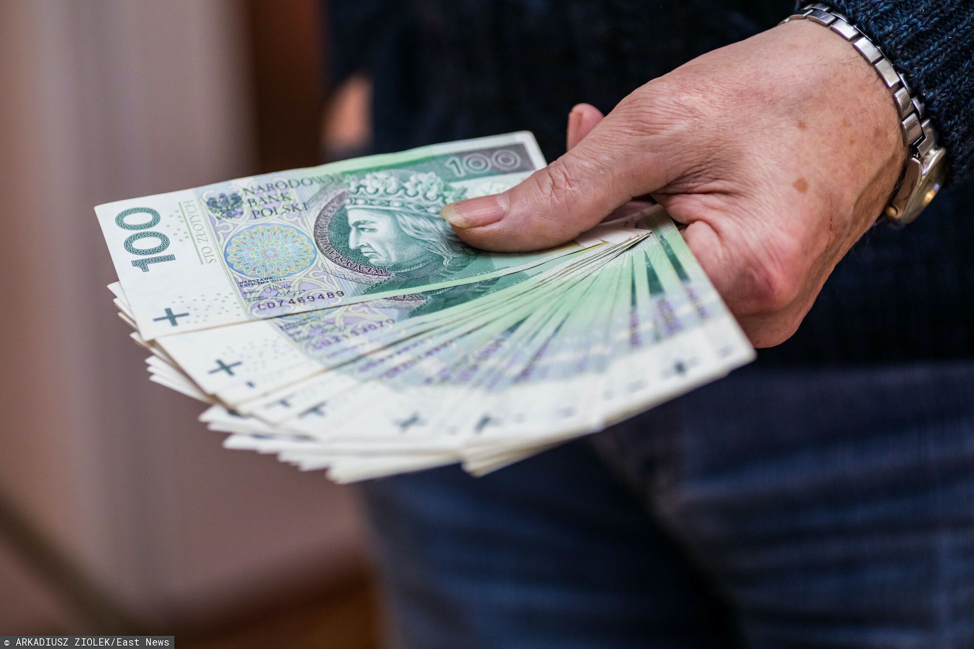 Od 1 lipca wzrosną pensje, wiemy, o ile więcej pieniędzy trafi do kieszeni Polaków