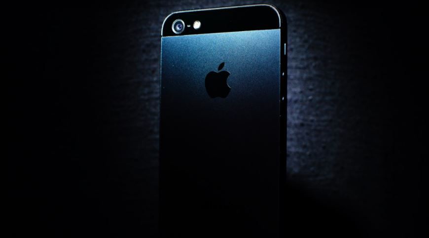 Smartfon iPhone od Apple.